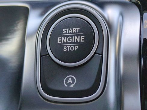 Used 2025 Mercedes-Benz GLB 250 image 27