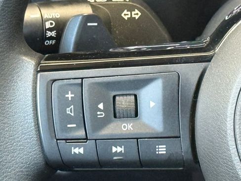 Used 2023 Nissan Rogue SV AWD/4WD image 34