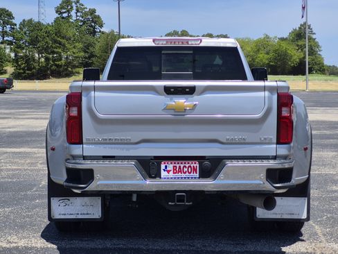 Used 2022 Chevrolet Silverado 3500 LTZ w/ LTZ Texas Edition AWD/4WD image 5