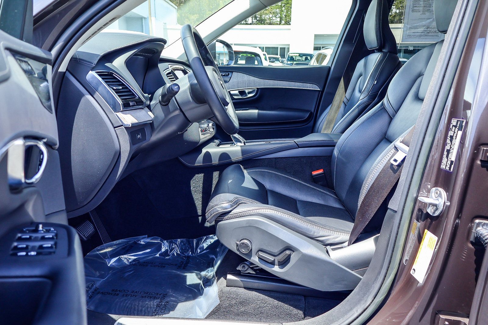 Used 2023 Volvo XC90 B6 Ultimate AWD/4WD image 2