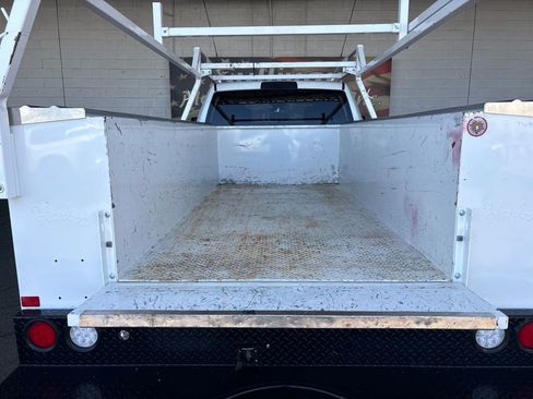 Used 2024 RAM 3500 SLT AWD/4WD image 23