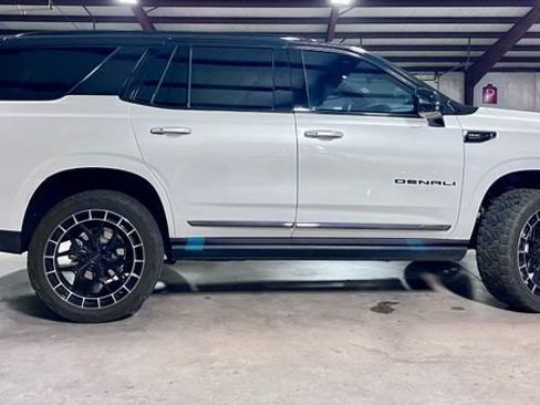 Used 2024 GMC Yukon Denali Ultimate AWD/4WD image 2