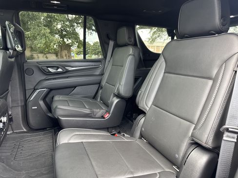 Used 2022 GMC Yukon Denali w/ Denali Premium Package AWD/4WD image 11