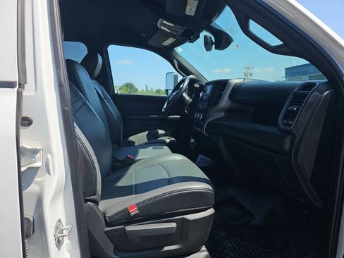 Used 2021 RAM 5500 Tradesman w/ Chrome Appearance Group image 13