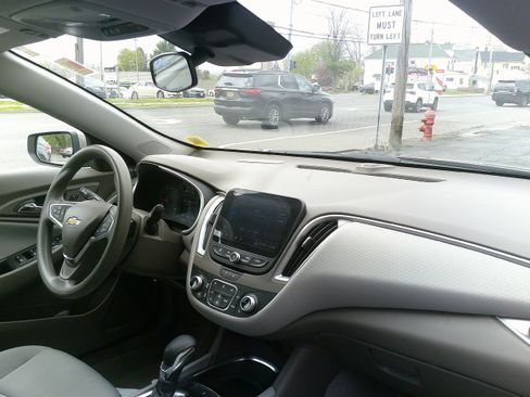 Used 2023 Chevrolet Malibu LT FWD image 22