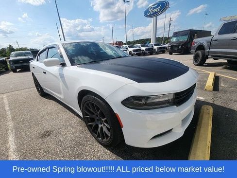 Used 2019 Dodge Charger SXT RWD image 4