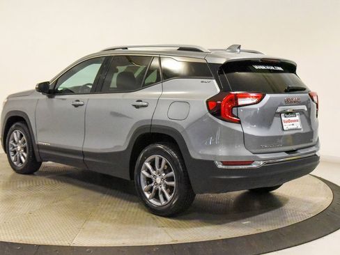 Used 2024 GMC Terrain SLT image 10
