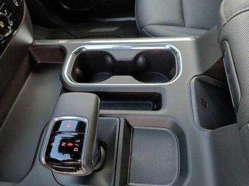 New 2026 GMC Sierra 1500 SLT image 32