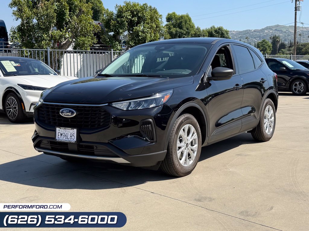 Certified 2025 Ford Escape Active FWD image 1