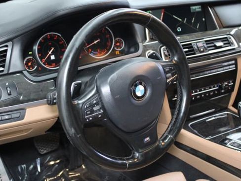Used 2015 BMW 750Li xDrive AWD/4WD image 13