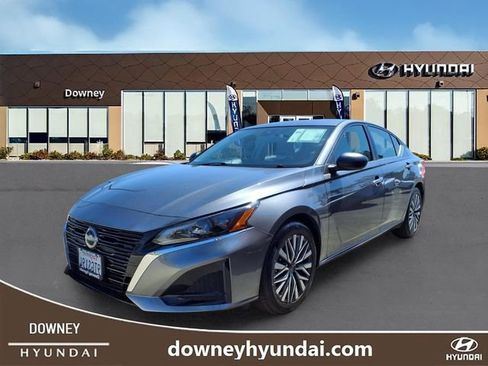 Used 2025 Nissan Altima 2.5 SV image 1