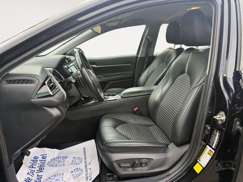 Used 2020 Toyota Camry SE image 9