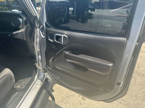 Used 2019 Jeep Wrangler Unlimited Sport image 25