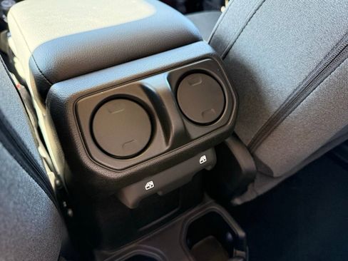 New 2025 Jeep Gladiator Sport image 28