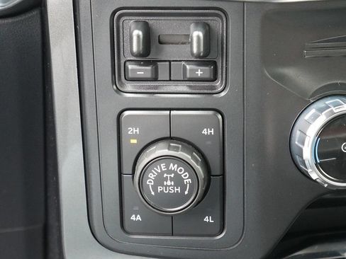Used 2022 Ford F150 Lariat w/ Equipment Group 502A High AWD/4WD image 40