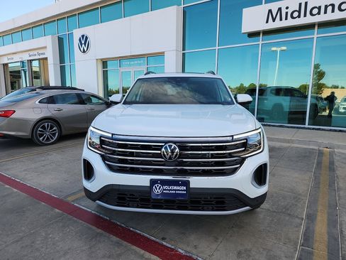 New 2026 Volkswagen Atlas SE image 2