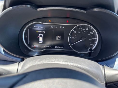 Used 2025 Nissan Versa SV FWD image 39