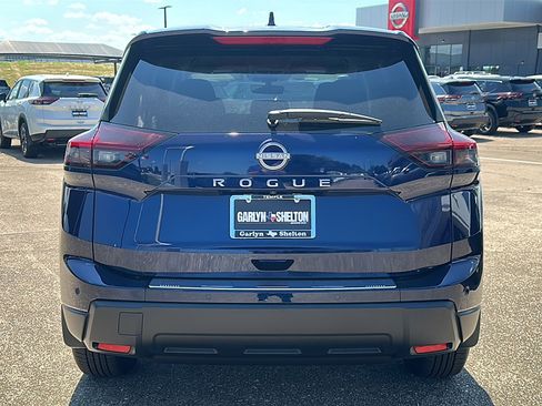 New 2026 Nissan Rogue SV image 7