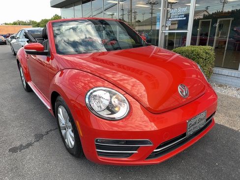 Used 2019 Volkswagen Beetle 2.0T S FWD image 2