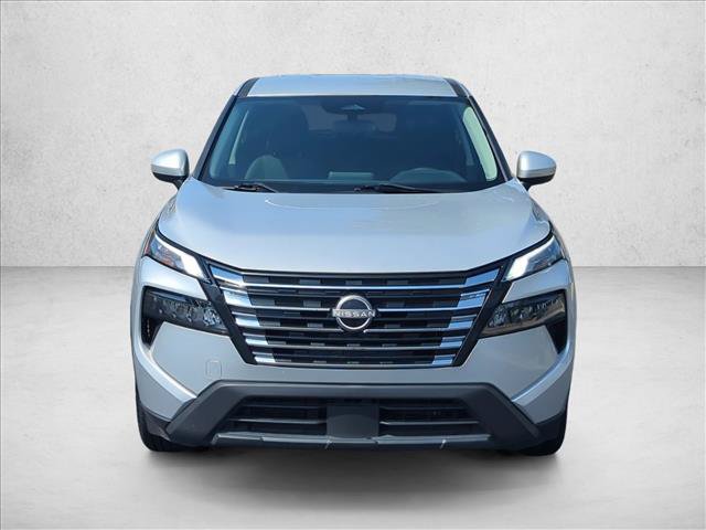 Used 2024 Nissan Rogue SV AWD/4WD image 2