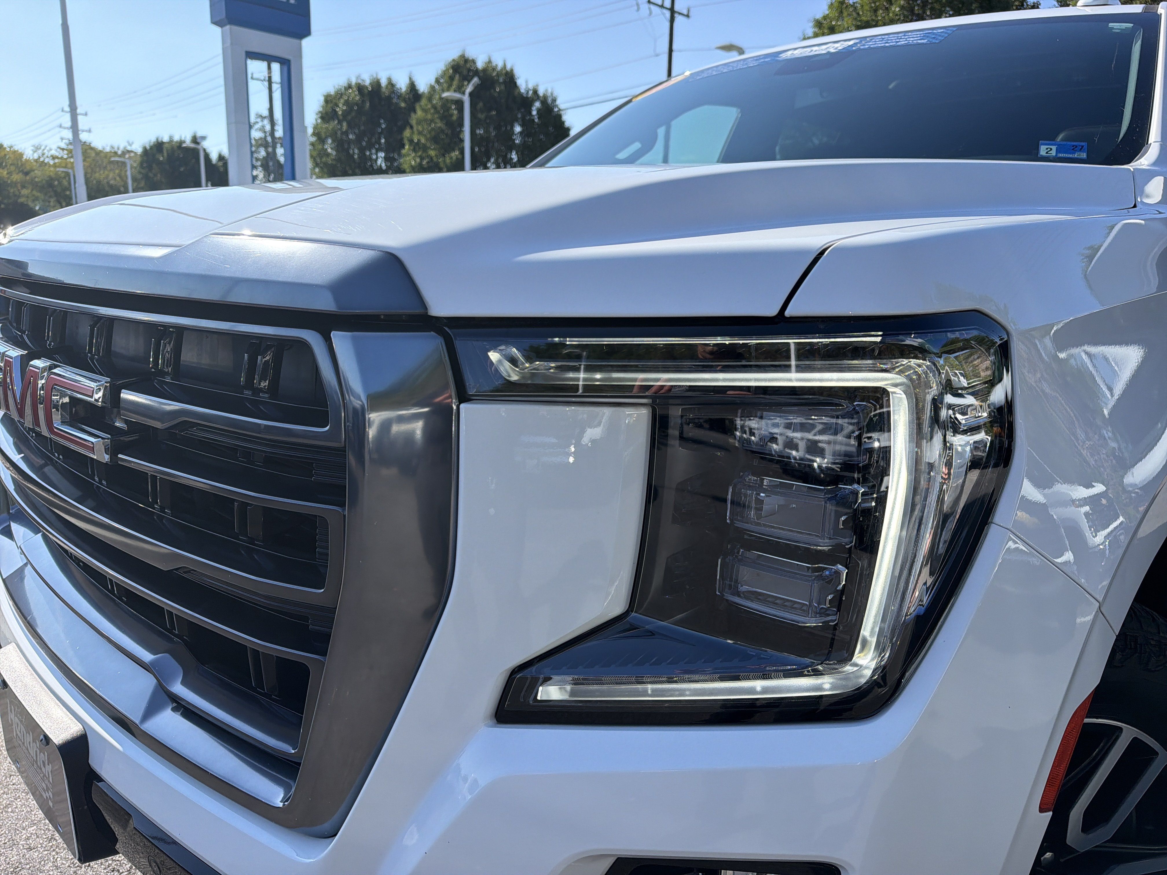 Used 2024 GMC Yukon AT4 AWD/4WD image 6