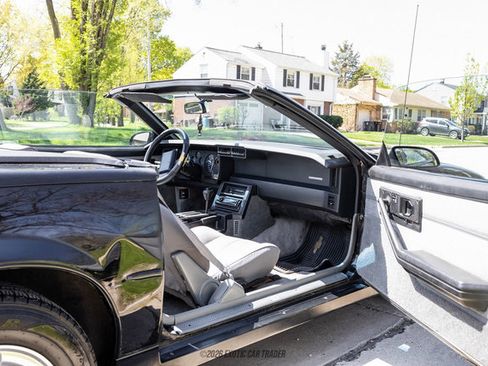 Used 1989 Chevrolet Camaro LT RWD image 34