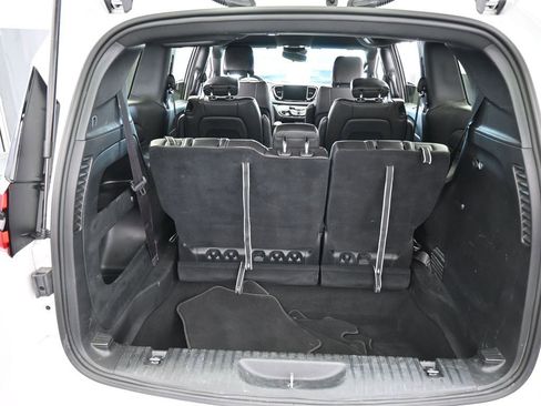 Used 2023 Chrysler Pacifica Touring-L w/ S Appearance Package image 42