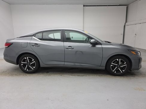 Used 2024 Nissan Sentra SV image 11
