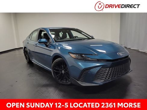 Used 2026 Toyota Camry SE w/ Convenience Package FWD image 1