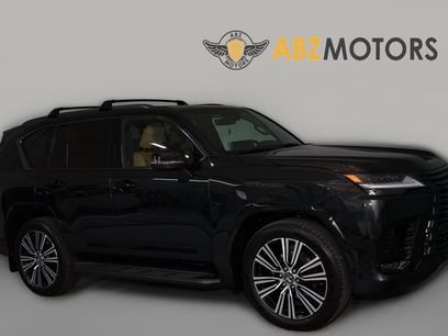 Used 2025 Lexus LX 600 4WD w/ Luxury Package