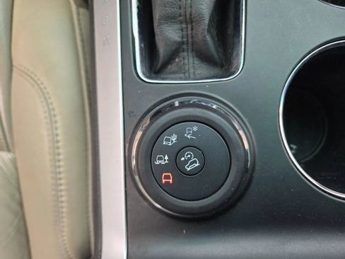 Used 2014 Ford Explorer XLT w/ Equipment Group 202A image 24