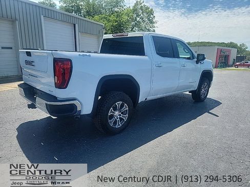 Used 2020 GMC Sierra 1500 SLT w/ Driver Alert Package II AWD/4WD image 5