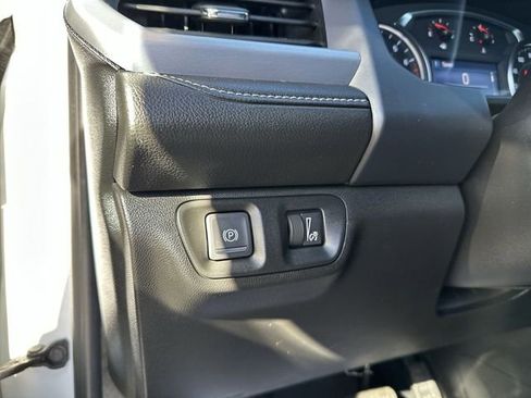 Used 2023 GMC Acadia SLE w/ Driver Convenience Package image 18