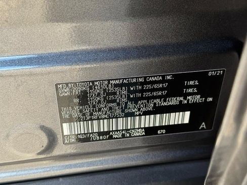Used 2021 Toyota RAV4 XLE AWD/4WD image 31