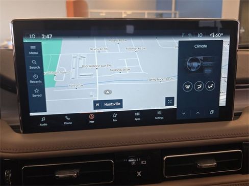 Used 2022 Lincoln Nautilus FWD w/ Premium Package image 18