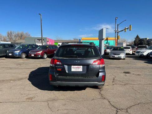 Used 2011 Subaru Outback 2.5i image 7