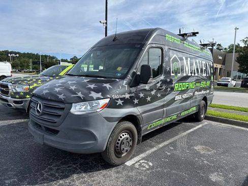 Used 2021 Mercedes-Benz Sprinter 4500 image 2