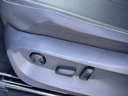 Certified 2024 Volkswagen Tiguan SE R-Line FWD image 16