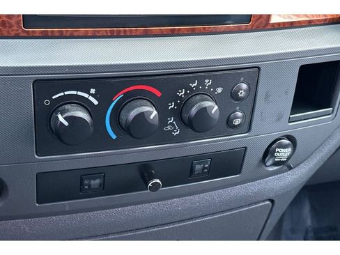 Used 2008 Dodge Ram 1500 Truck SLT w/ Sport Appearance Group image 19