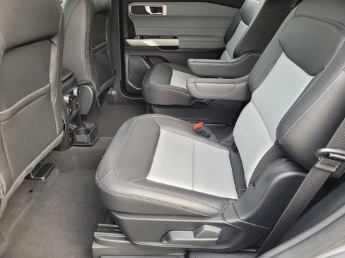 Used 2023 Ford Explorer XLT w/ Equipment Group 202A image 10