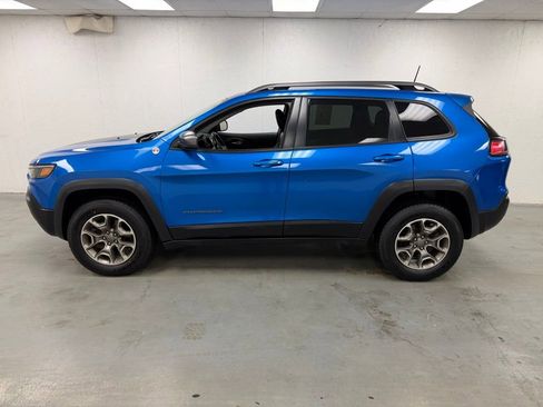 Used 2020 Jeep Cherokee Trailhawk image 2