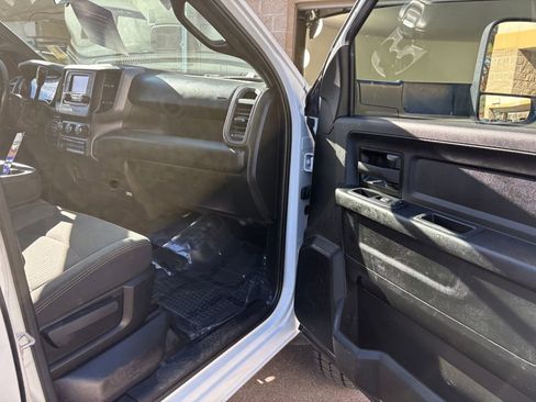 Used 2022 RAM 5500 Tradesman w/ Chrome Appearance Group image 34