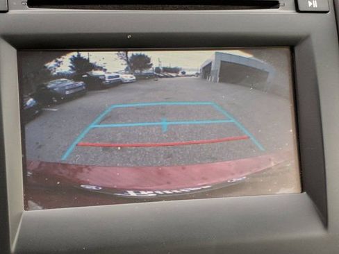 Used 2015 Toyota Camry LE image 19