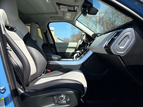 Used 2022 Land Rover Range Rover Sport SVR image 15