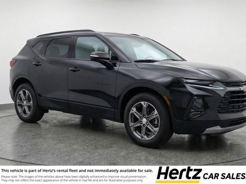 Used 2025 Chevrolet Blazer LT FWD image 1