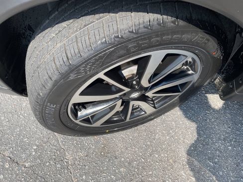 Used 2019 Nissan Rogue SL FWD image 23