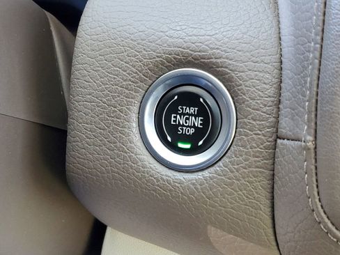 Used 2023 GMC Yukon XL Denali image 17