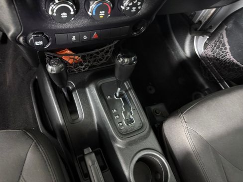 Used 2017 Jeep Wrangler Unlimited Sport AWD/4WD image 16