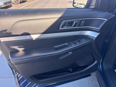 Used 2016 Ford Explorer XLT w/ Equipment Group 202A image 23