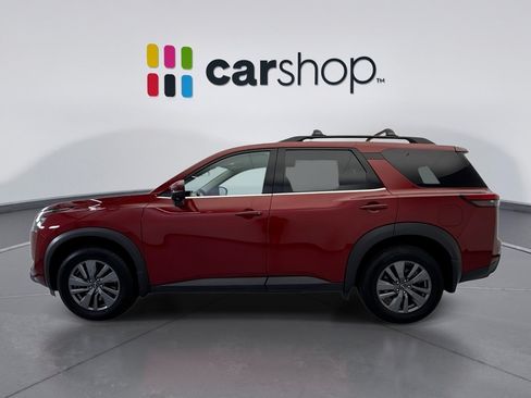 Used 2024 Nissan Pathfinder SV AWD/4WD image 2